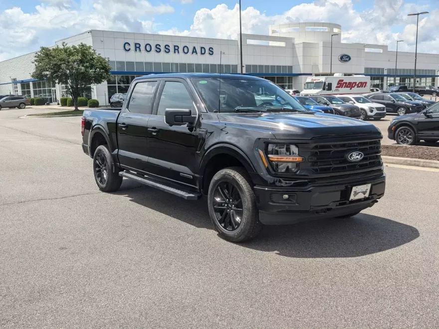 2025 Ford F-150 XLT photo 1