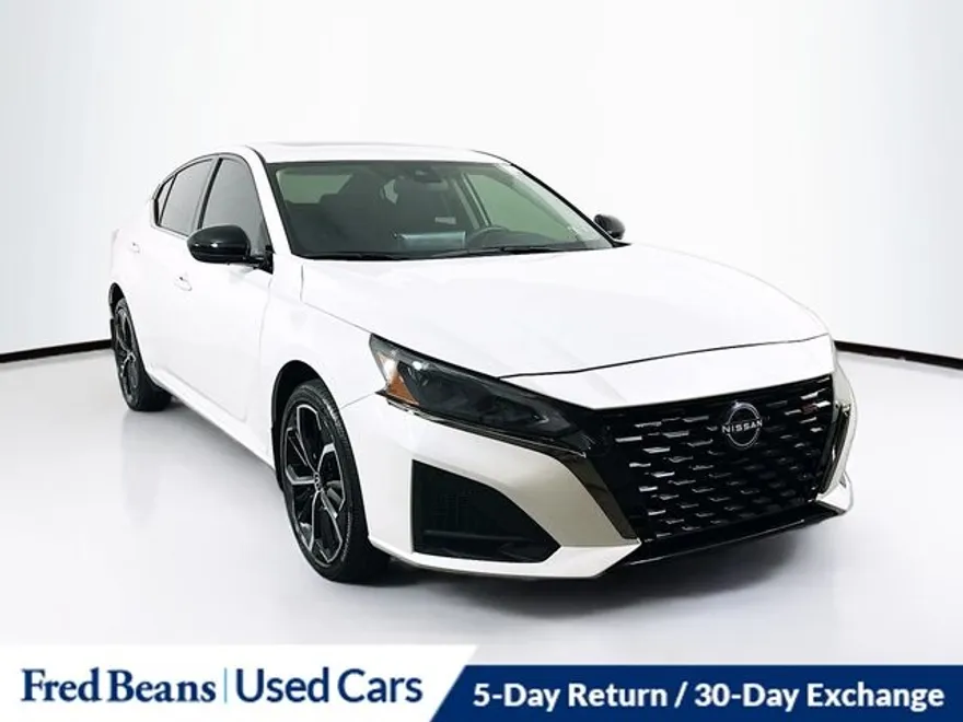 2024 Nissan Altima 2.5 SR photo 1