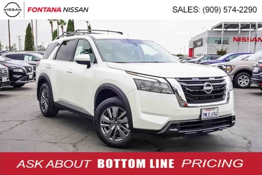 2024 Nissan Pathfinder SV photo 1