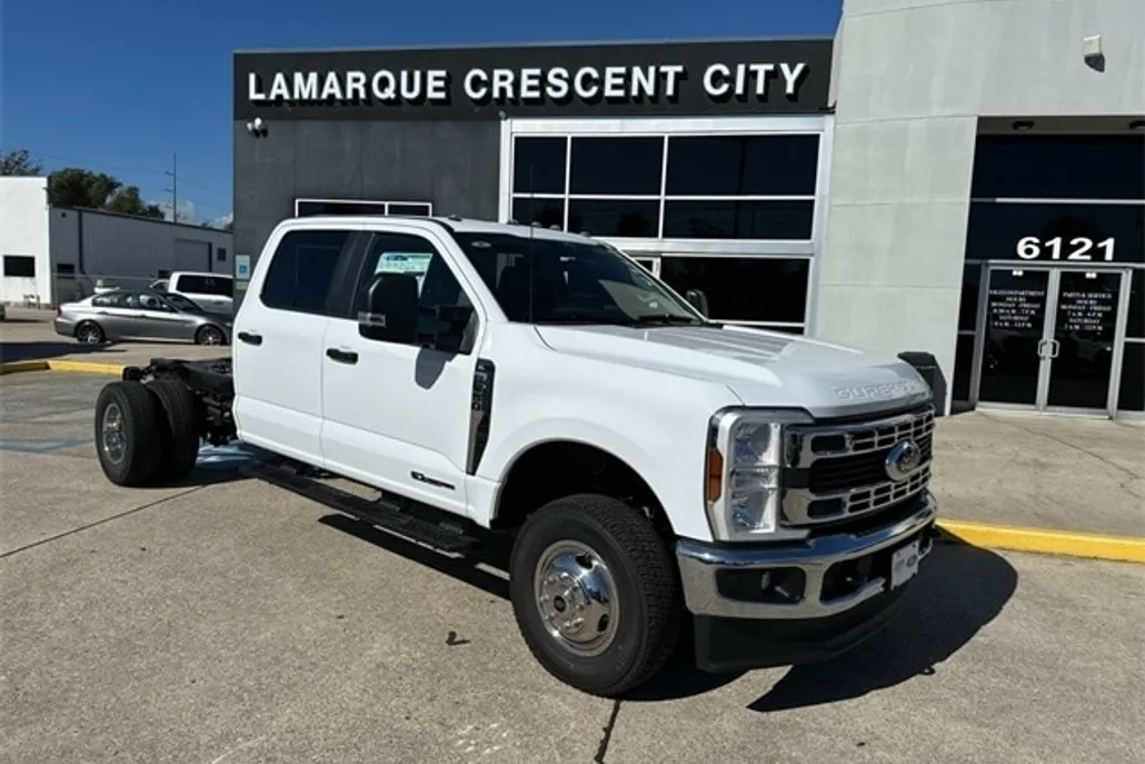 2024 Ford F-350 photo 1