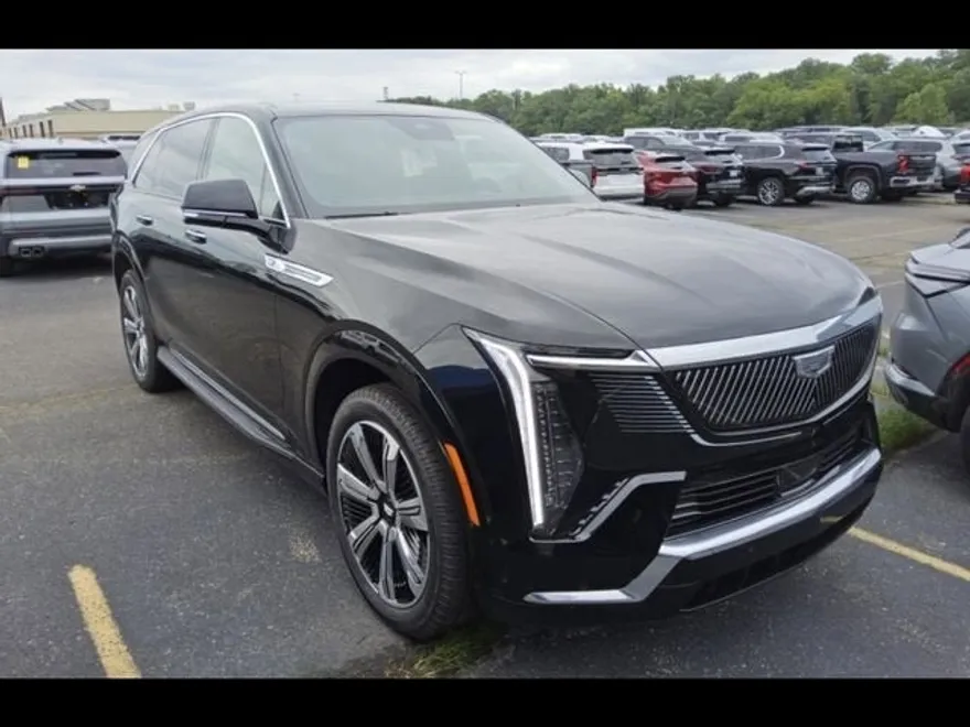2025 Cadillac Escalade IQ Luxury photo 1