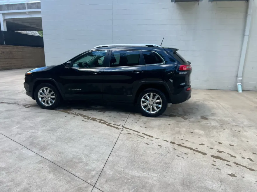 2017 Jeep Cherokee Limited photo 1