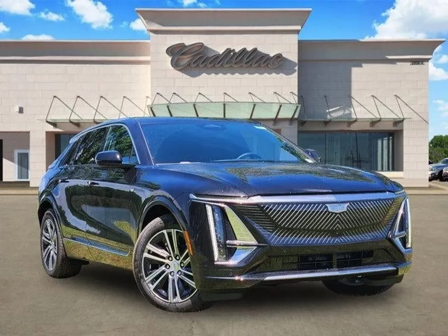 2025 Cadillac Lyriq Luxury photo 1