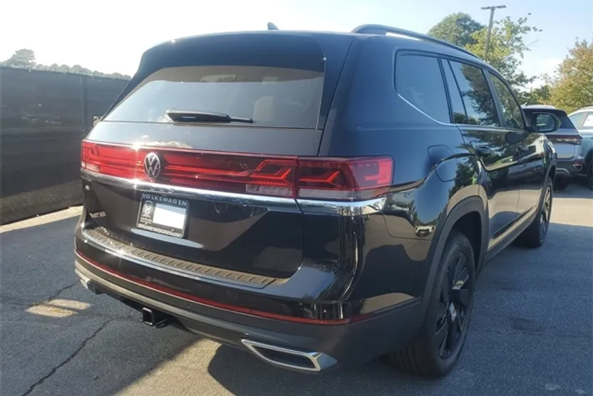 2026 Volkswagen Atlas SE Technology photo 1