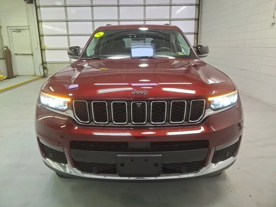 2023 Jeep Grand Cherokee Limited photo 1