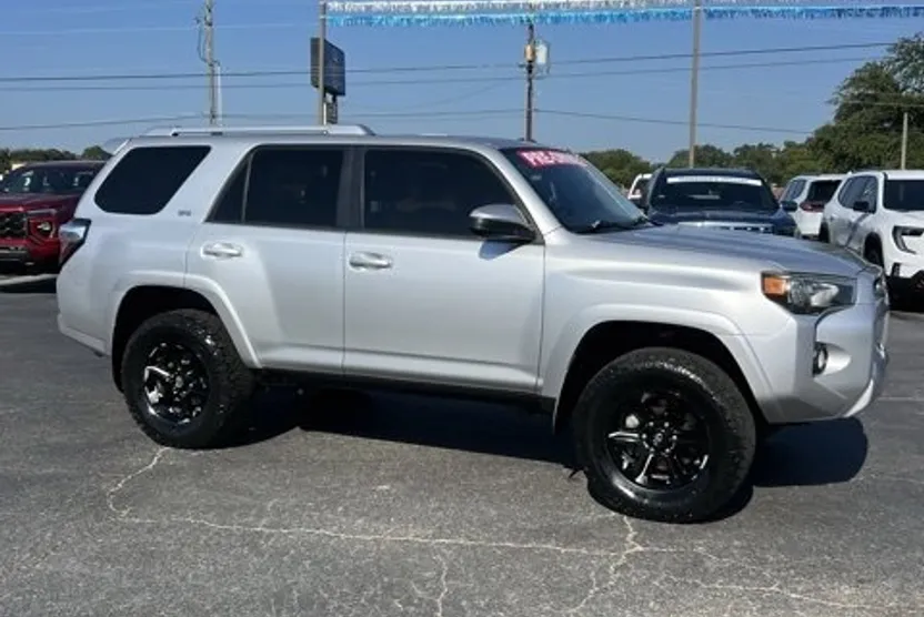 2015 Toyota 4Runner Limited photo 1