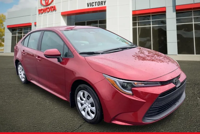 2025 Toyota Corolla LE photo 1