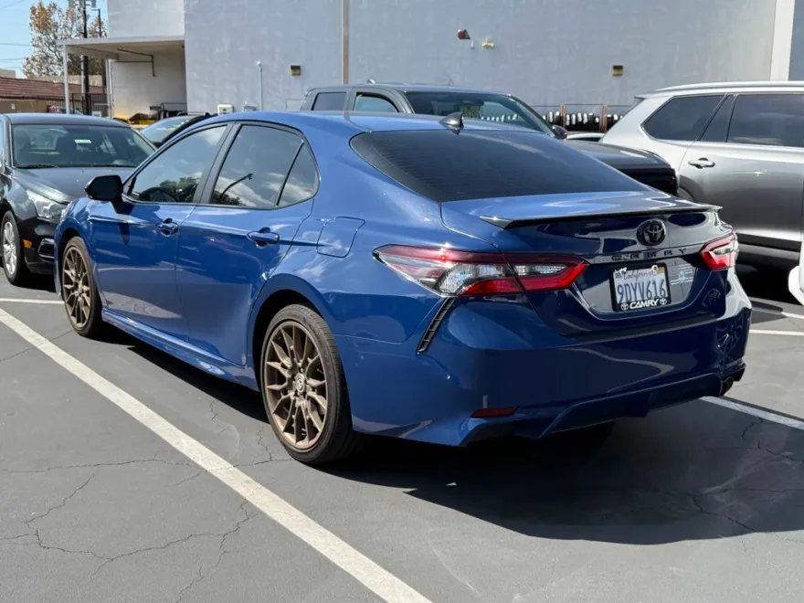 2023 Toyota Camry SE photo 1