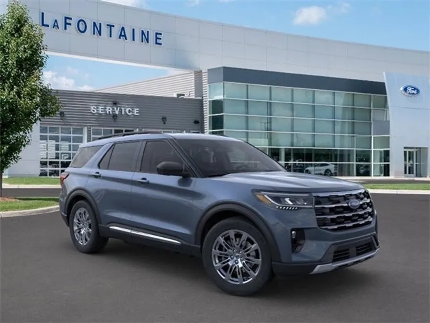 2025 Ford Explorer photo 1