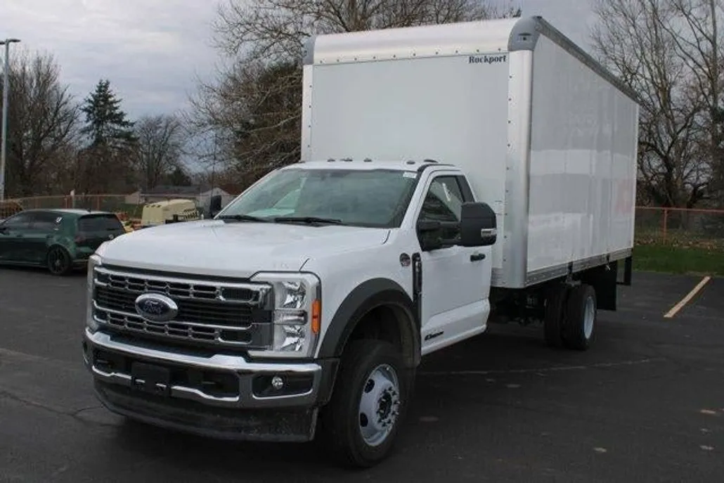 2023 Ford F-450 XLT photo 1