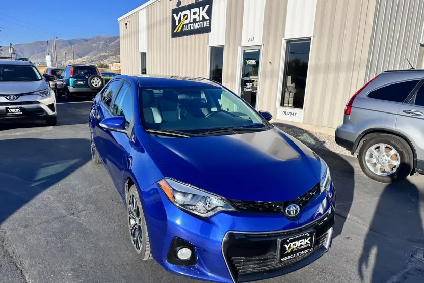 2015 Toyota Corolla Plus photo 1