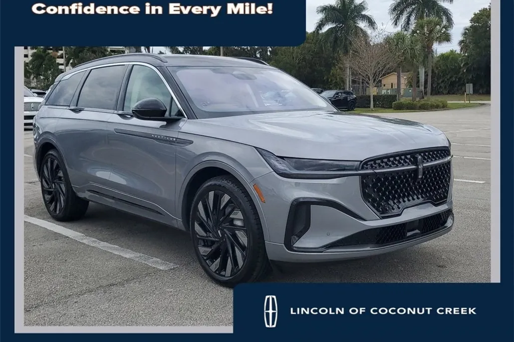 2025 Lincoln Nautilus Black Label photo 1