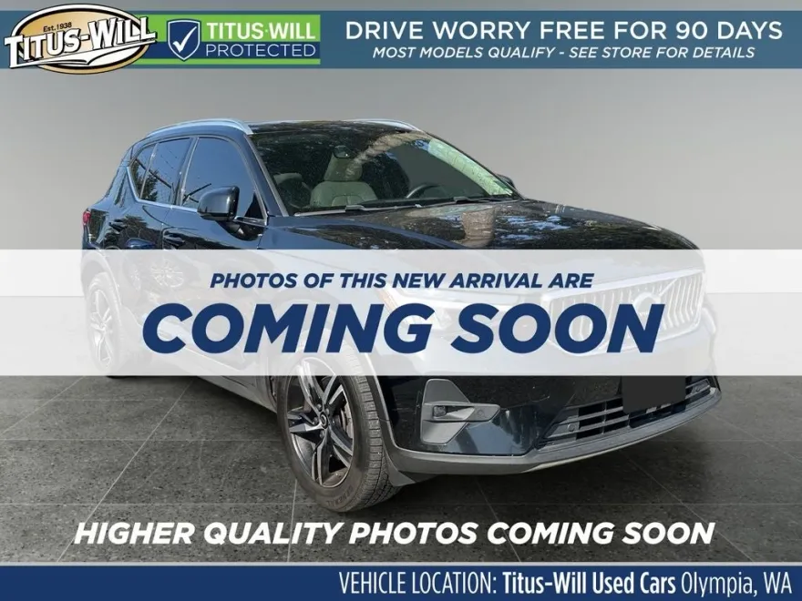2023 Volvo XC40 Plus photo 1