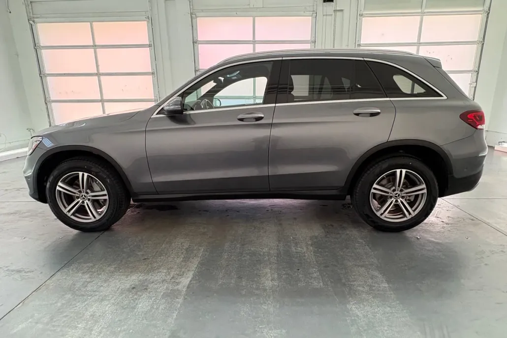 2022 Mercedes Benz GLC 300 photo 1