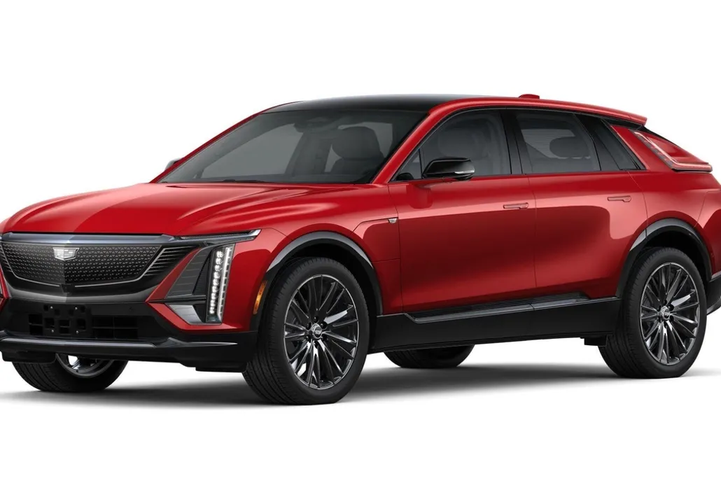 2025 Cadillac Lyriq Sport photo 1
