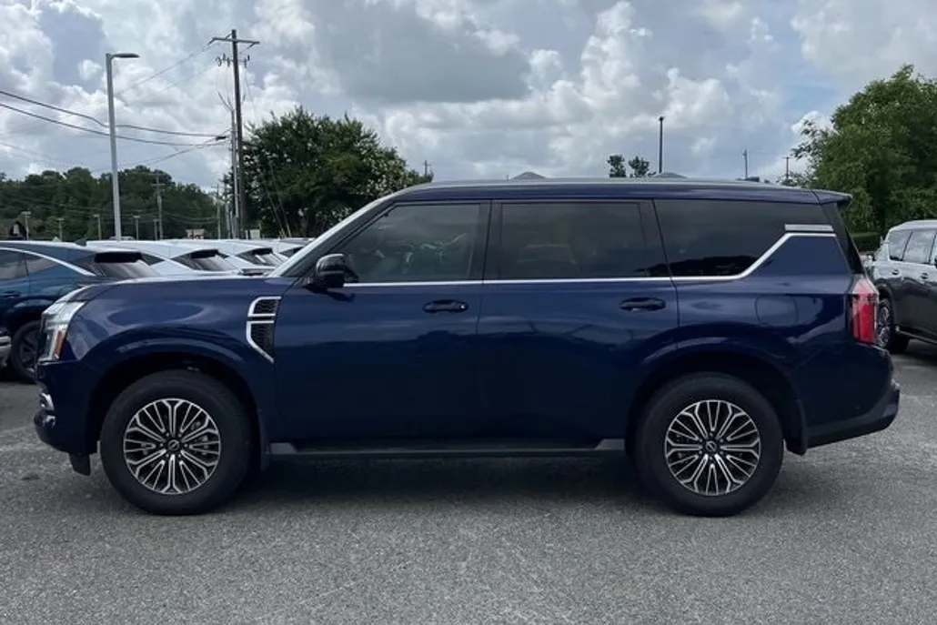 2025 Nissan Armada SL photo 1