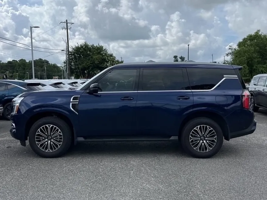 2025 Nissan Armada SL photo 1