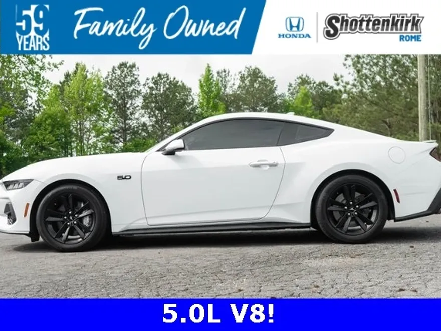 2024 Ford Mustang GT photo 1