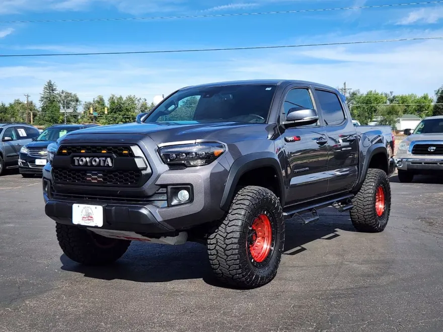 2019 Toyota Tacoma TRD Off-Road photo 1