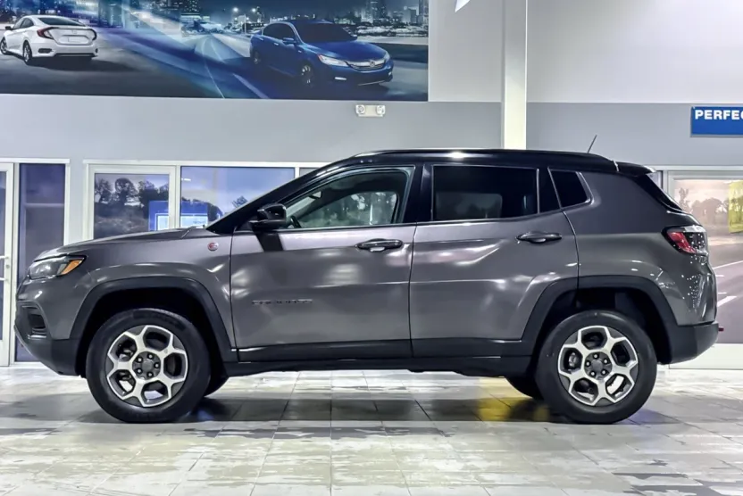 2022 Jeep Compass Trailhawk photo 1