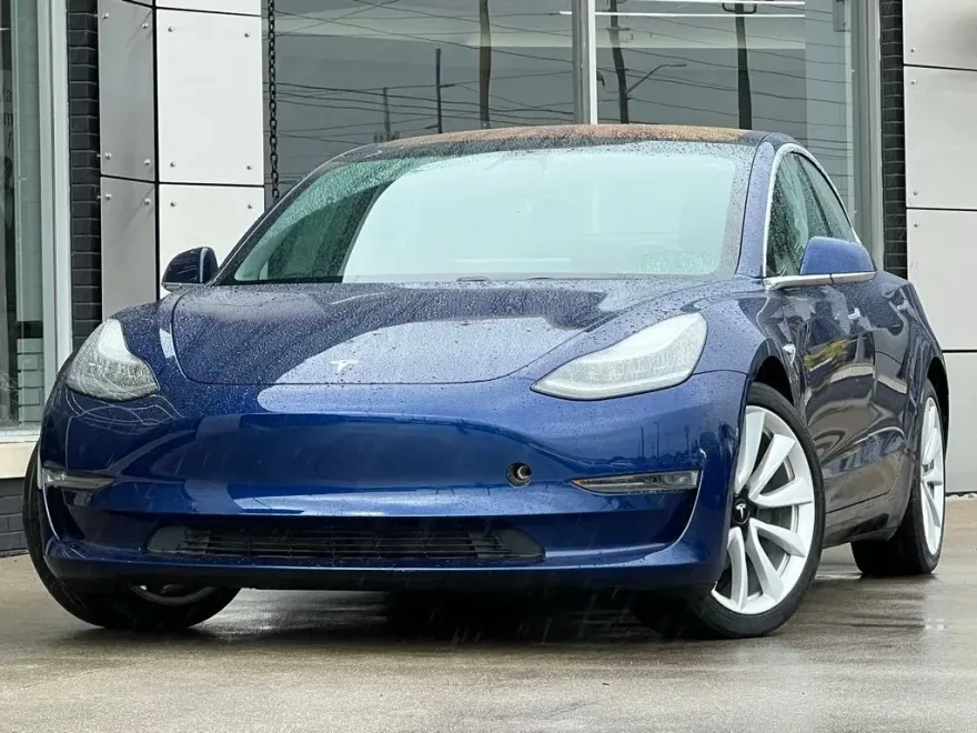 2018 Tesla Model 3 Long Range photo 1