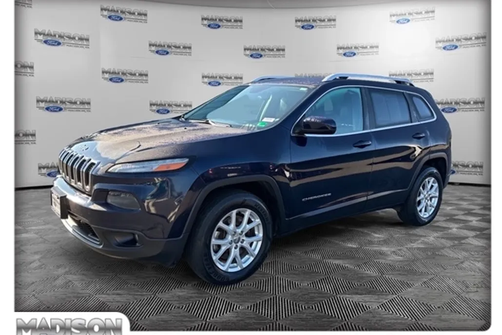 2016 Jeep Cherokee Latitude photo 1