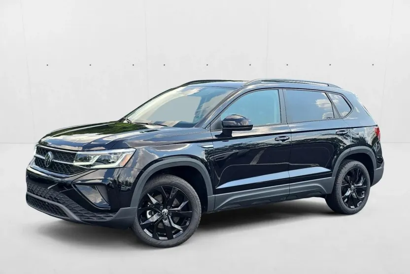 2024 Volkswagen Taos SE photo 1