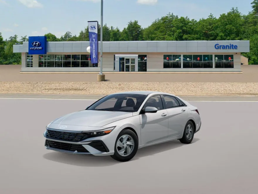 2025 Hyundai Elantra SE photo 1