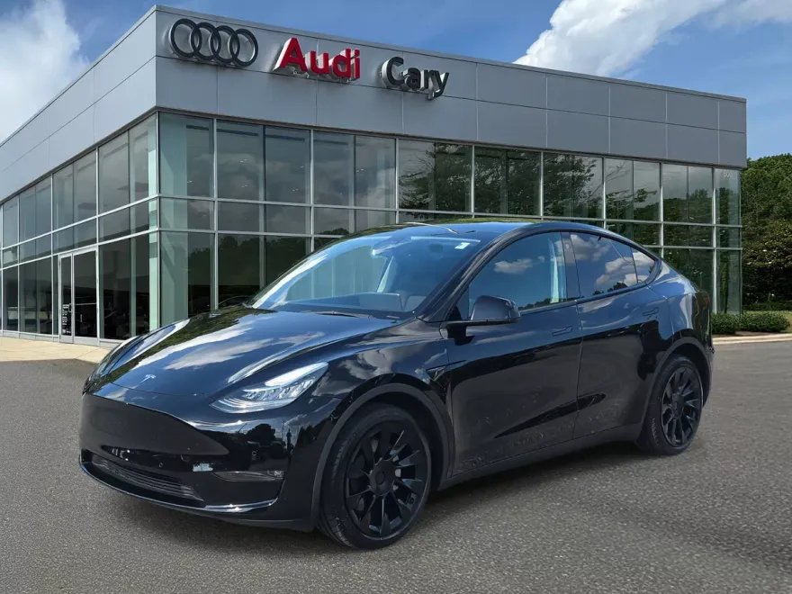 2022 Tesla Model Y Long Range photo 1