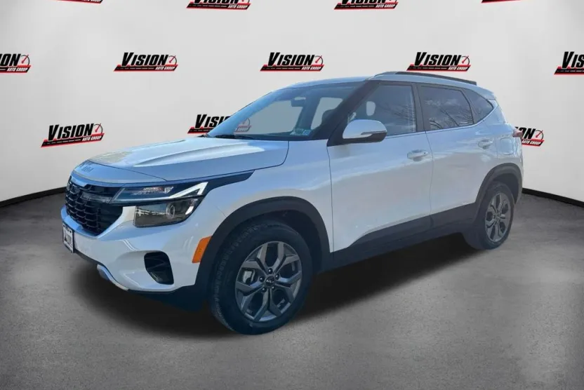 2024 Kia Seltos S photo 1