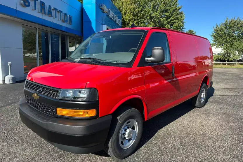 2025 Chevrolet Express Cargo 2500 Base photo 1