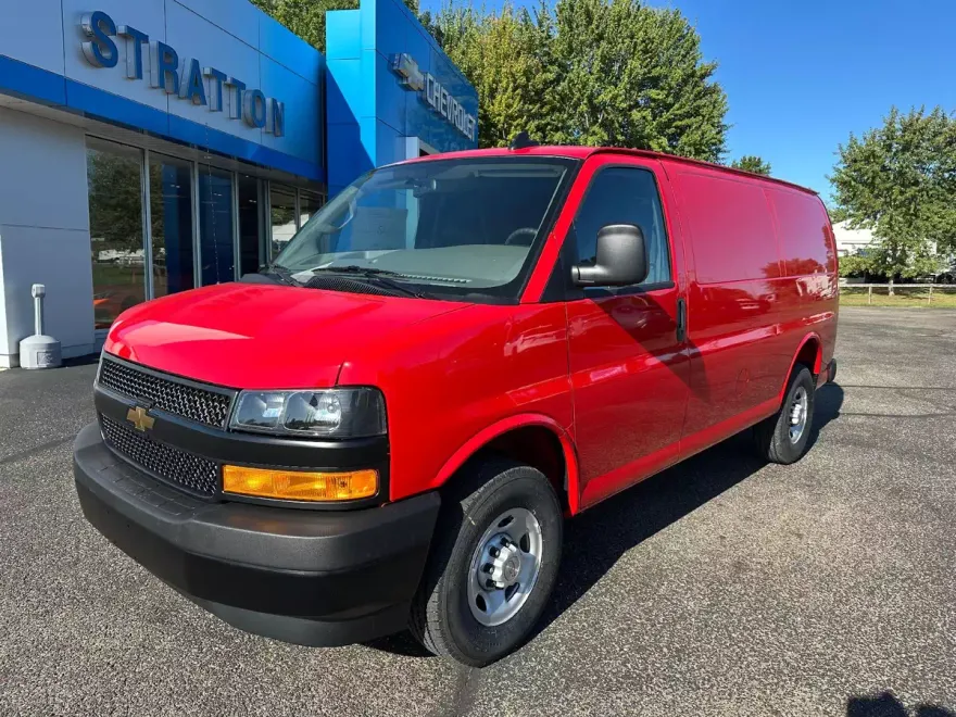 2025 Chevrolet Express Cargo 2500 Base photo 1
