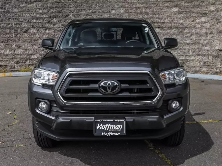 2023 Toyota Tacoma SR5 Double Cab photo 1