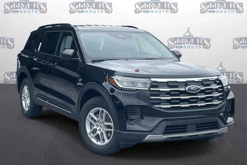 2025 Ford Explorer photo 1