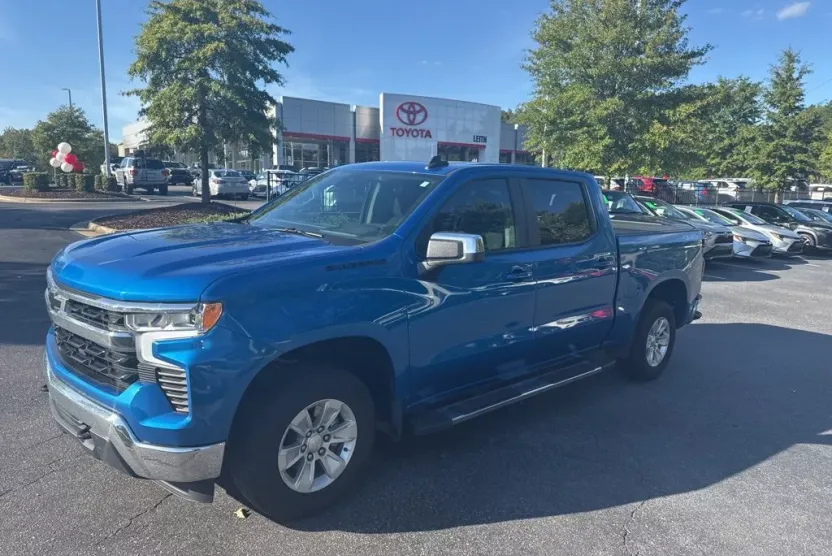 2024 Chevrolet Silverado 1500 LT photo 1