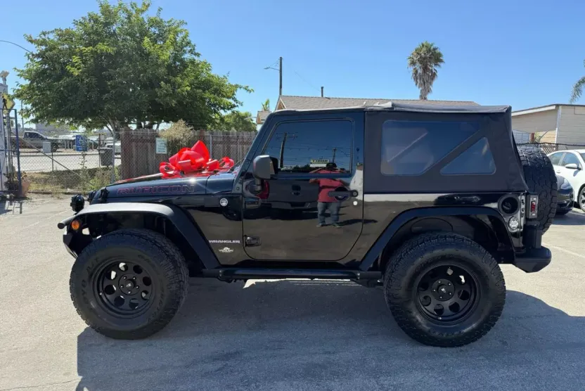 2010 Jeep Wrangler Rubicon Sport photo 1
