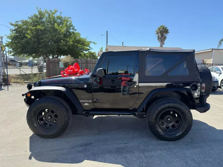 2010 Jeep Wrangler Rubicon Sport photo 1