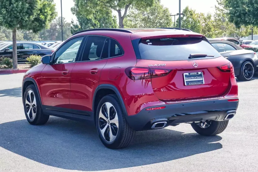 2026 Mercedes Benz GLA 250 photo 1