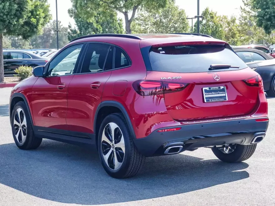 2026 Mercedes Benz GLA 250 photo 1