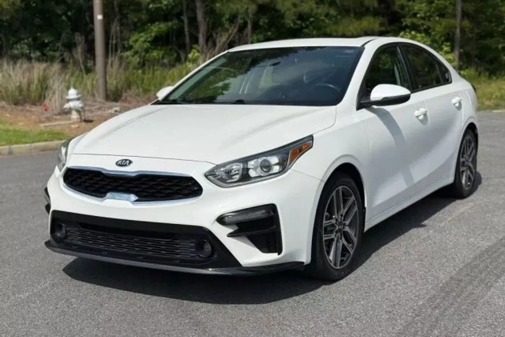 2021 Kia Forte FE LXS photo 1