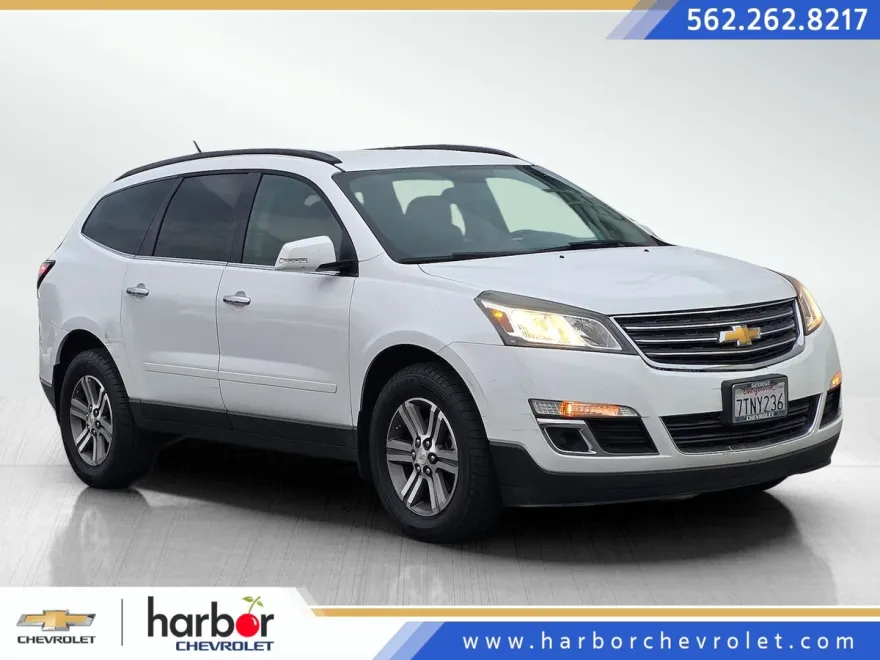 2017 Chevrolet Traverse 1LT photo 1