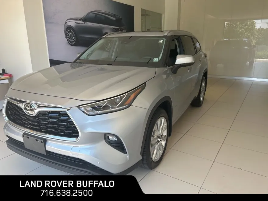 2022 Toyota Highlander Limited photo 1