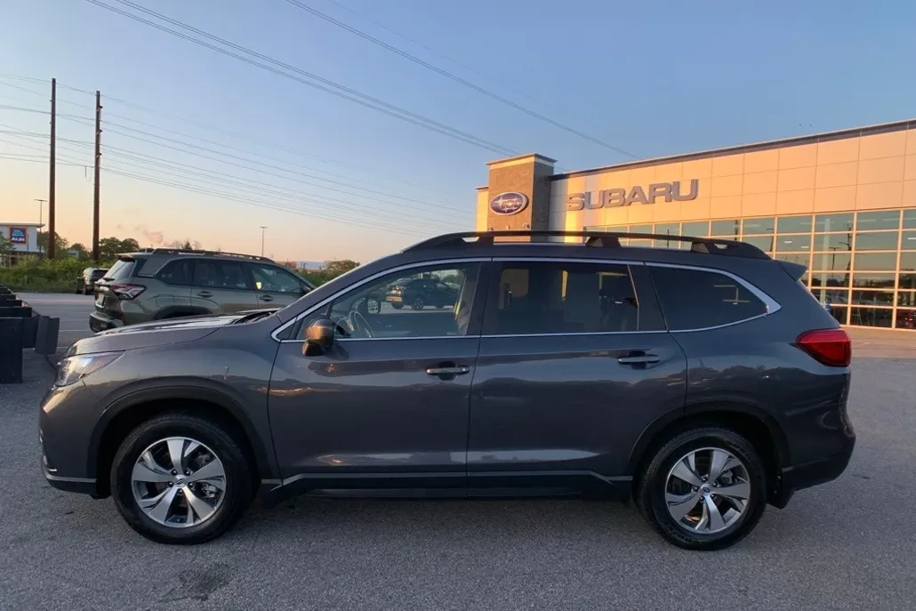 2022 Subaru Ascent Premium photo 1