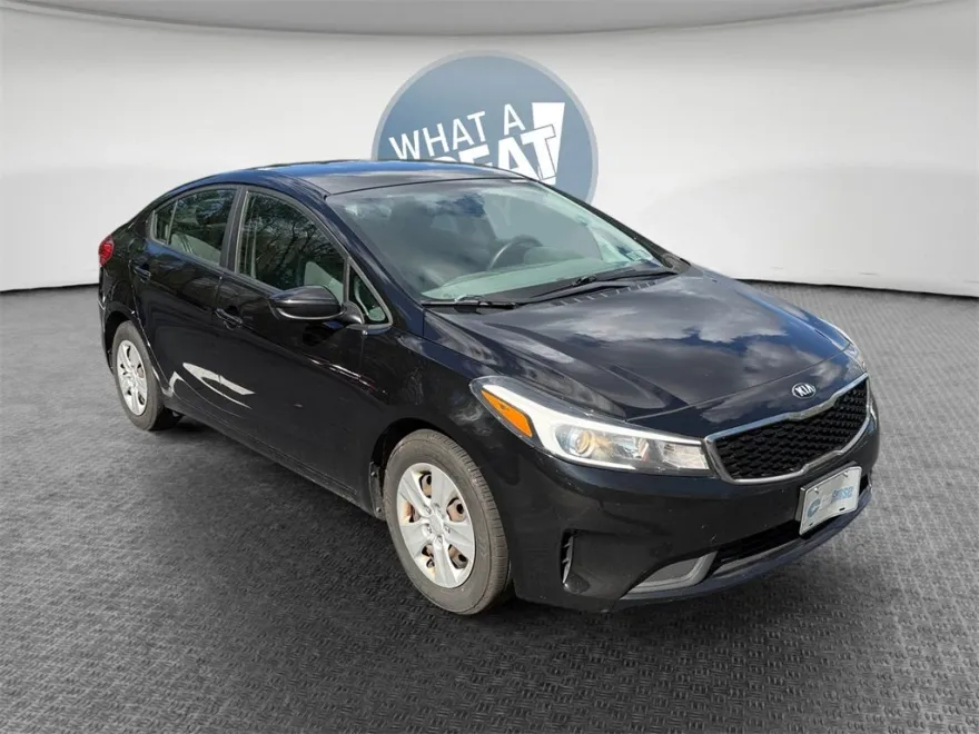 2017 Kia Forte LX Base photo 1