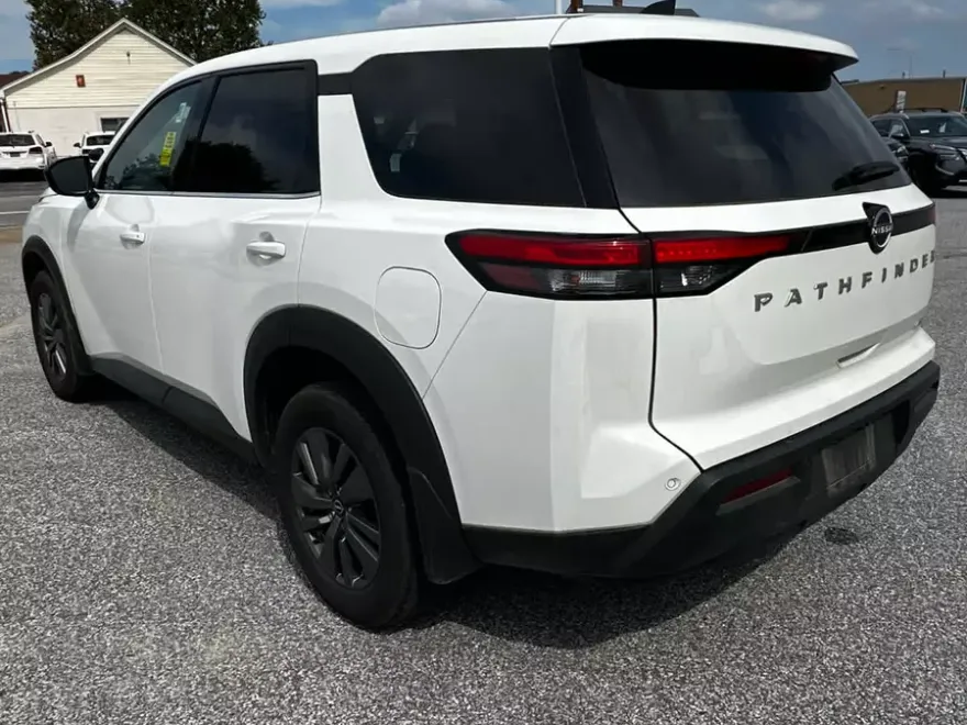 2024 Nissan Pathfinder S photo 1