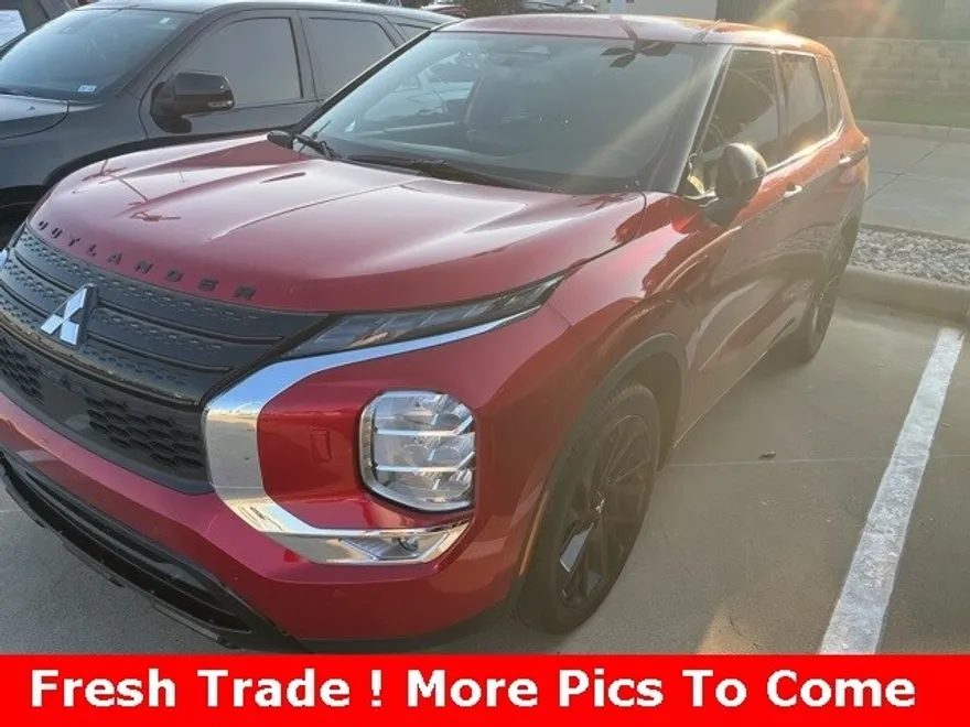 2023 Mitsubishi Outlander SEL Black Edition photo 1