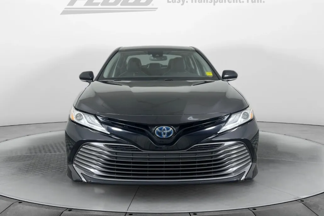 2020 Toyota Camry Hybrid XLE photo 1