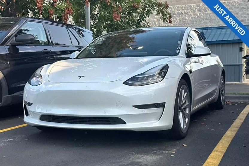 2021 Tesla Model 3 Standard Range Plus photo 1