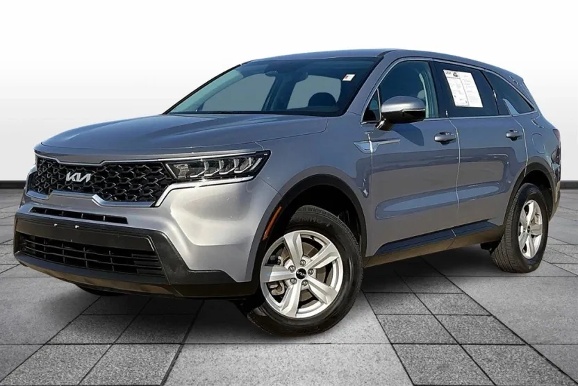 2023 Kia Sorento LX photo 1