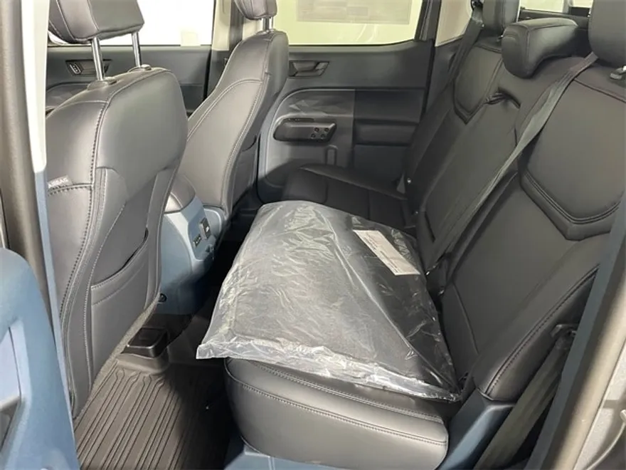 2025 Ford Maverick Lariat photo 1